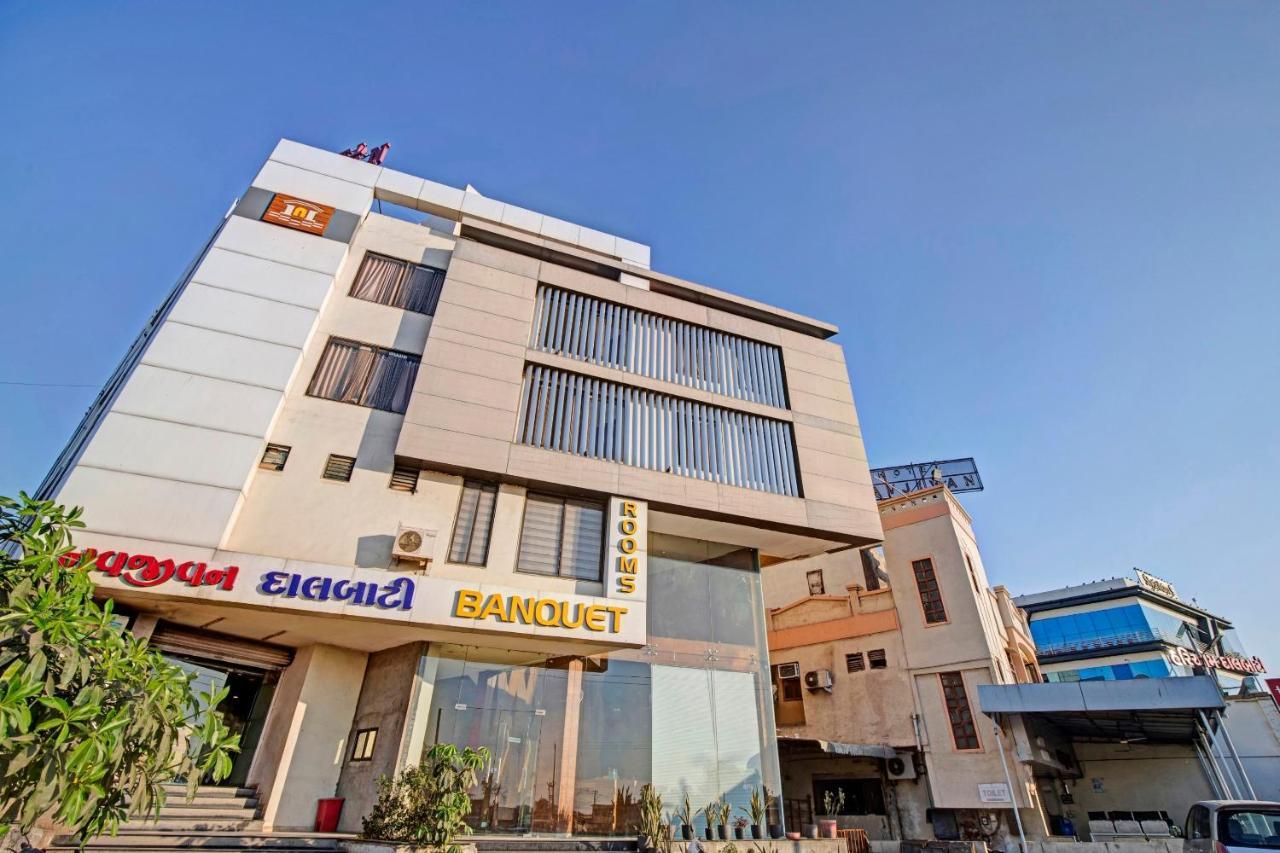 Hotel Navjivan Himatnagar Екстер'єр фото