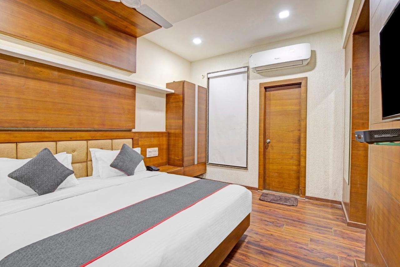 Hotel Navjivan Himatnagar Екстер'єр фото