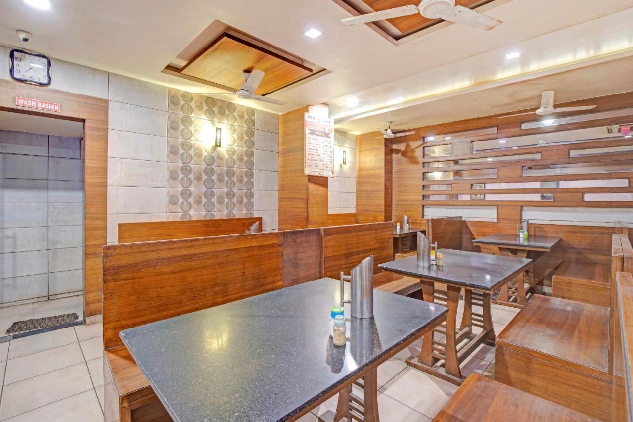Hotel Navjivan Himatnagar Екстер'єр фото