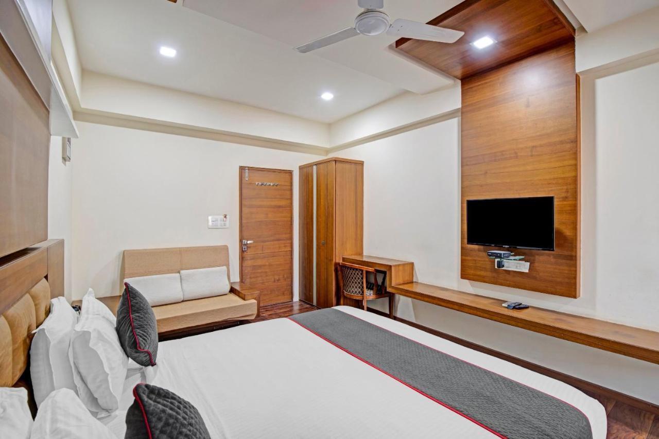 Hotel Navjivan Himatnagar Екстер'єр фото