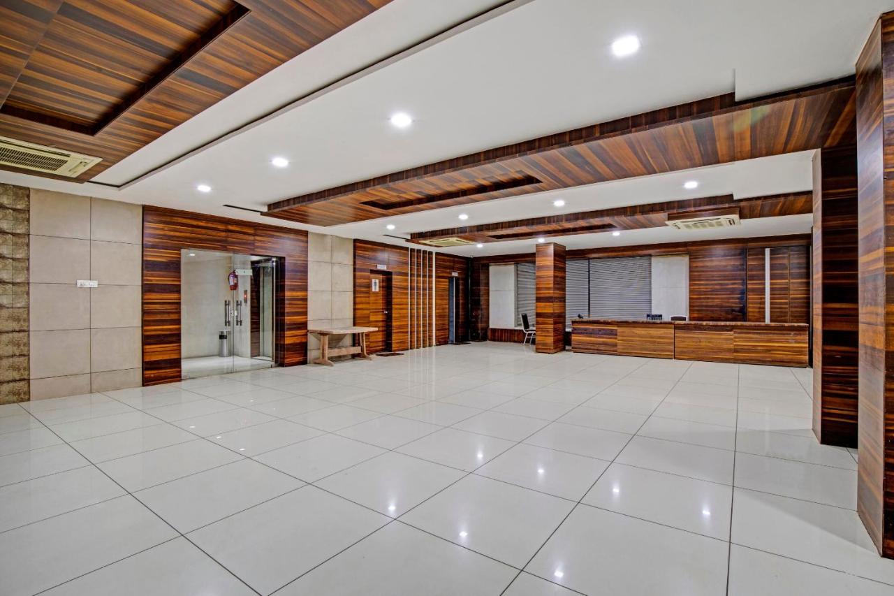 Hotel Navjivan Himatnagar Екстер'єр фото