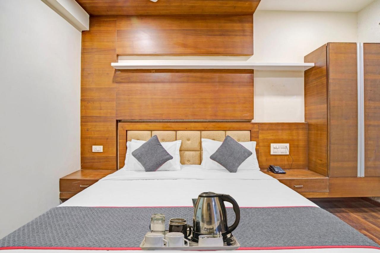 Hotel Navjivan Himatnagar Екстер'єр фото